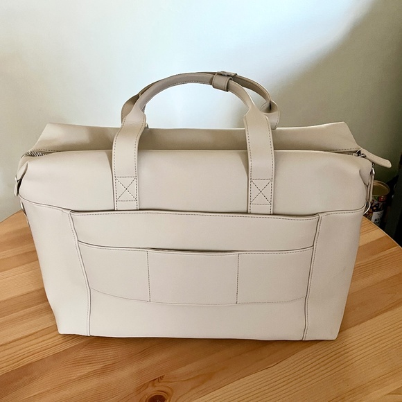 MONOS Metro Duffel Bag-Ivory Vegan Leather WITH Metro Kit AND Dust Bag - Picture 9 of 15